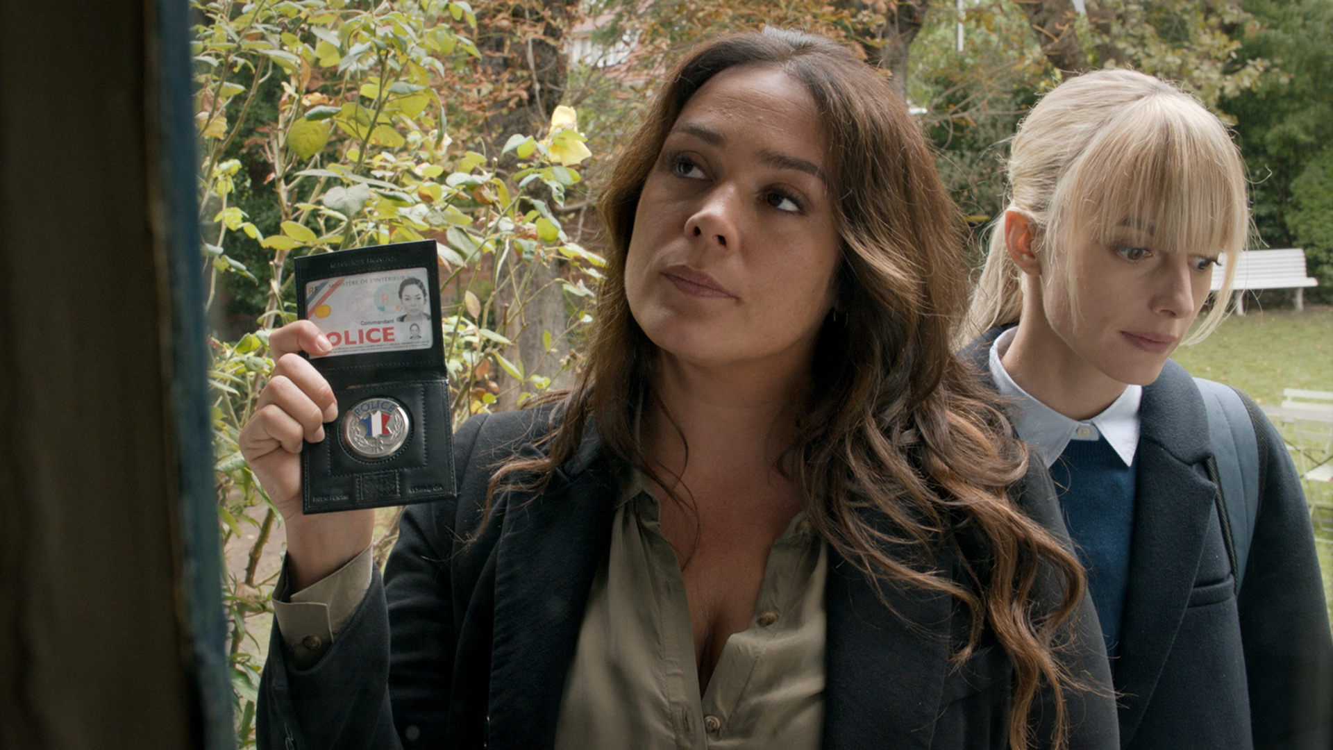 ASTRID ET RAPHAELLE S1 EP4 VISUEL CATCHUP.jpg